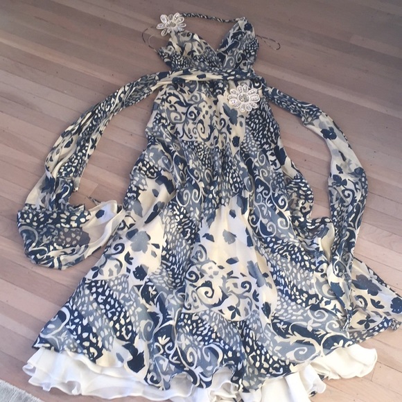 Naeem Khan Dresses & Skirts - Naeem Khan Silk Floral EmbellishedGown REDUCED 50%